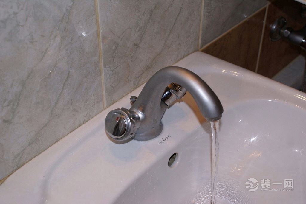 水龙头没关好